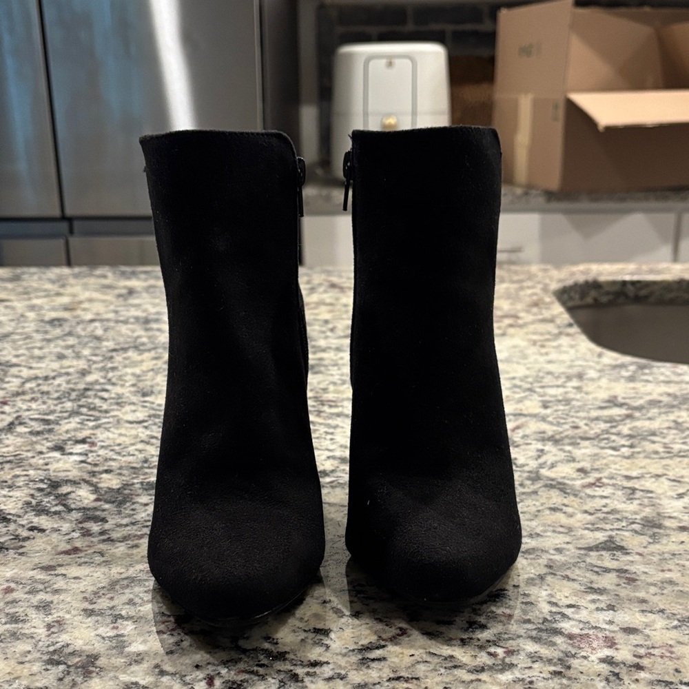 Dexflex Comfort Black Ankle Booties